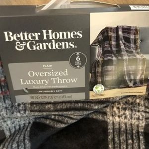 NEW Better Homes & Gardens 50x72 Plush Throw